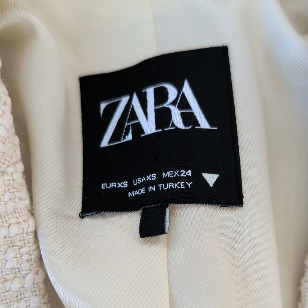 Zara Women's Cropped Beige Textured Blazer - Picture 2 of 4